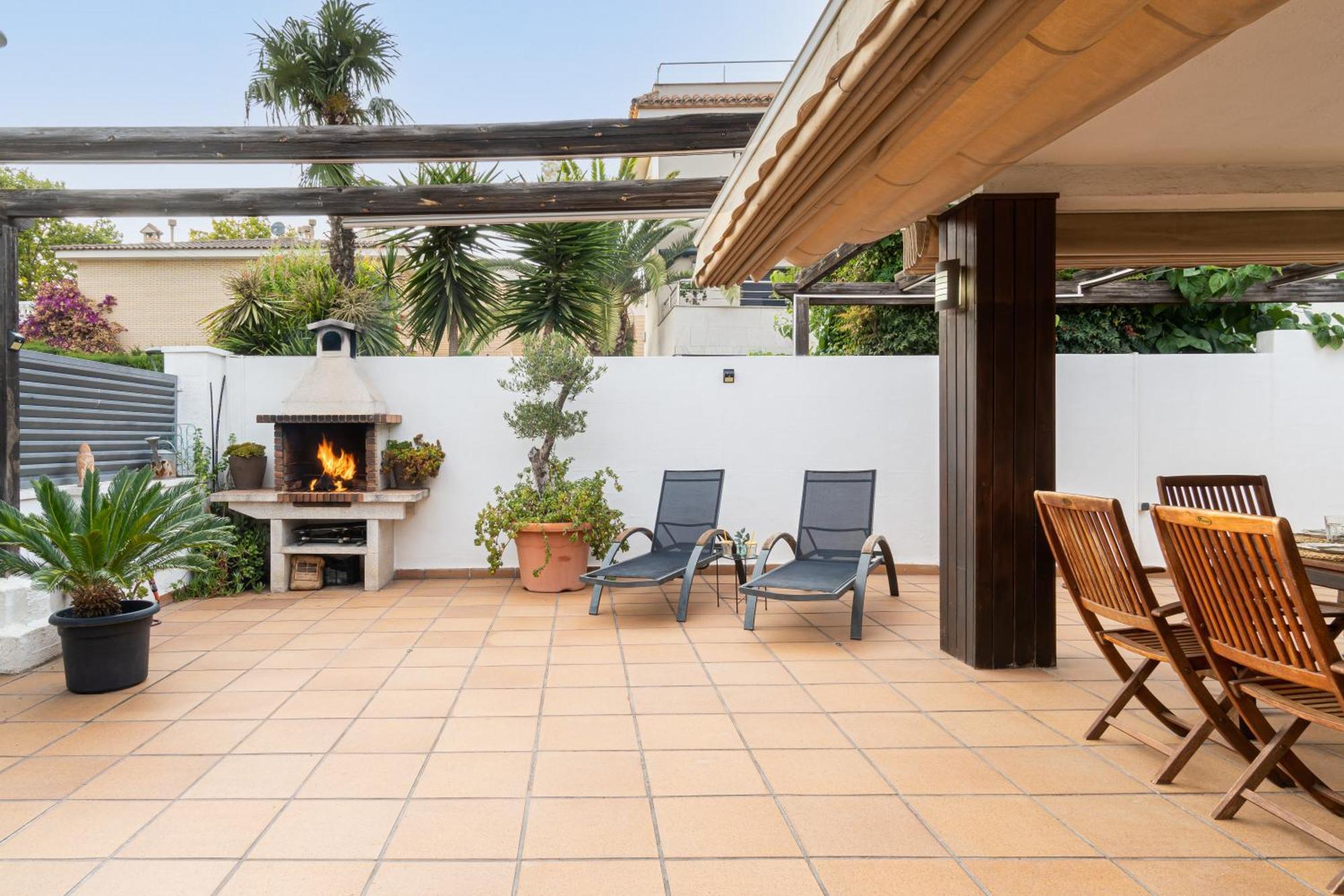 "Charm & Cozy 4Br - 3Ba With Pool & Barbecue" Villa Cambrils Exterior foto